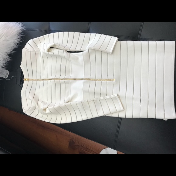 Balmain Deep V-Neck White Cocktail Knit Dress - Picture 5 of 6